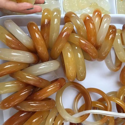 包邮云南龙陵黄龙玉手镯俏色鸡油黄镯子礼物一件起批工厂直发