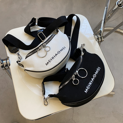 2023新款网红斜跨胸包原宿风帆布质感个性时尚百搭单肩包女腋下包