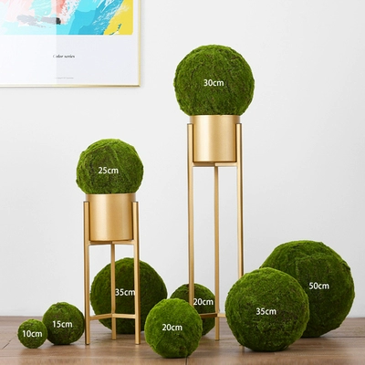 Симуляция мх трескает фальшивые цветочные шарики, украшенные большими зелеными шариками из мха, фальшивые шарики травяные шарики сажают мх мх мяч в милан