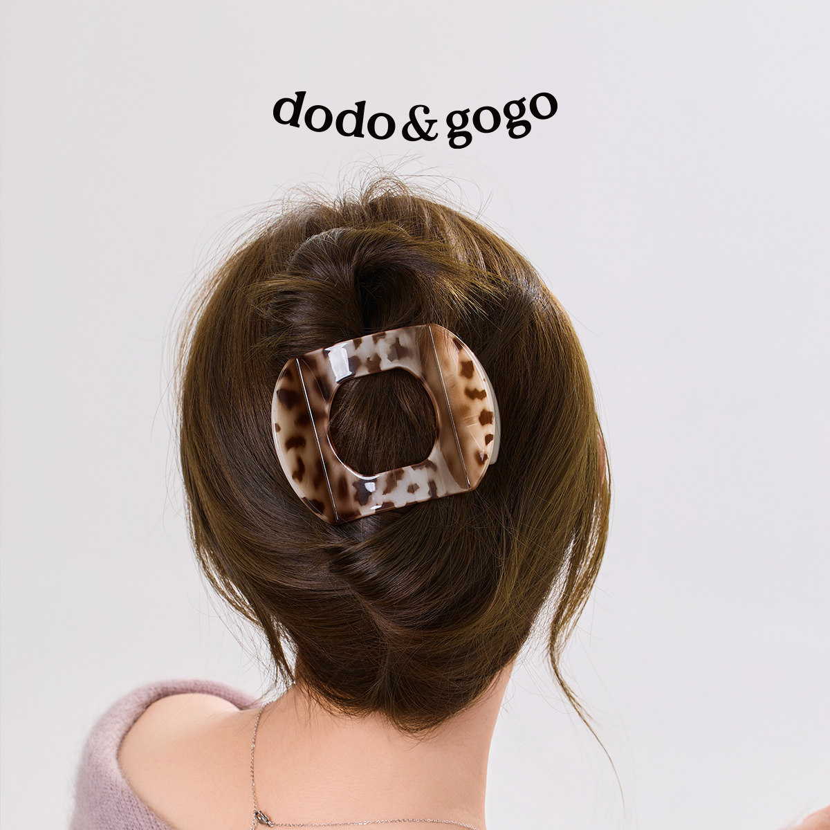DODOGOGO高级豹纹弧形鲍鱼抓夹2026新款女后脑勺鸭嘴夹发饰头饰