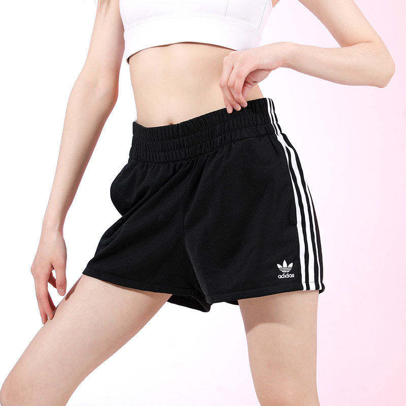 Adidas五分运动短裤三叶