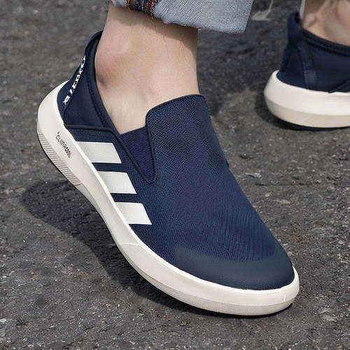 Adidas男鞋夏季新款一脚