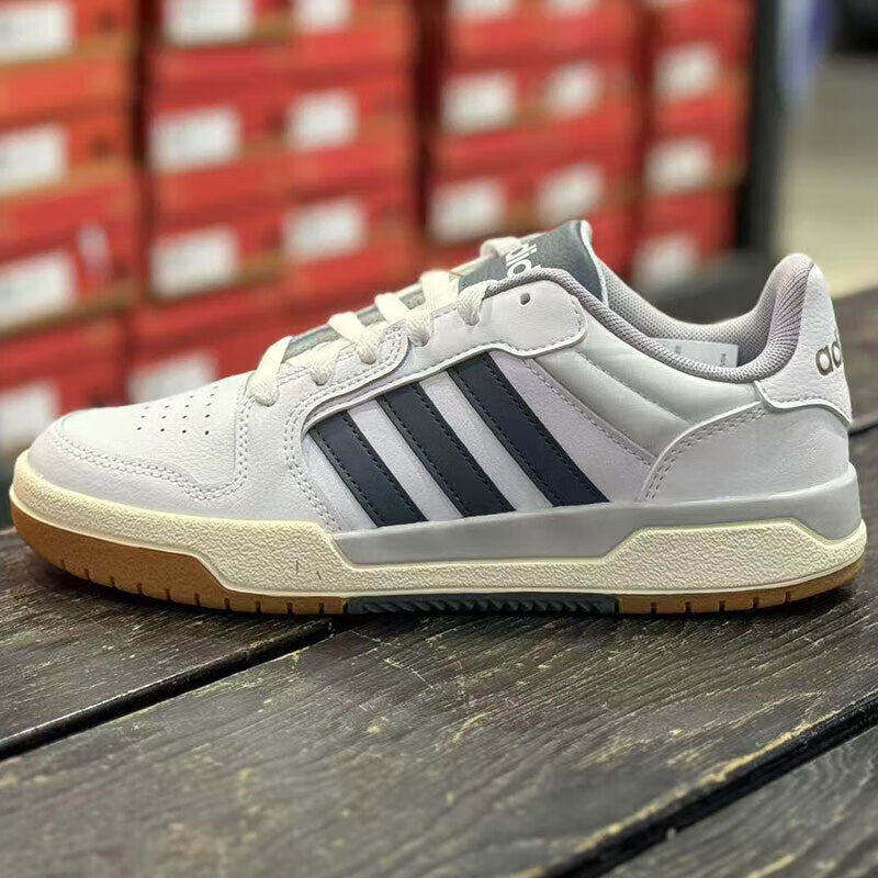 Adidas男鞋板鞋时尚低帮