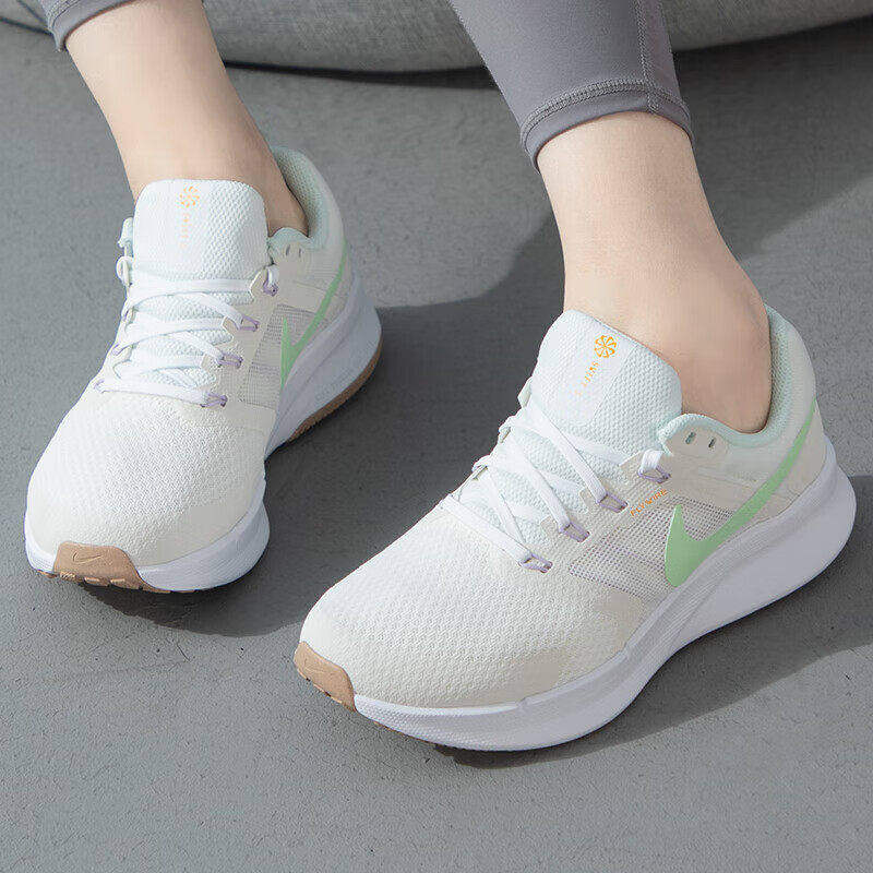 NIKE耐克女鞋夏季缓震运