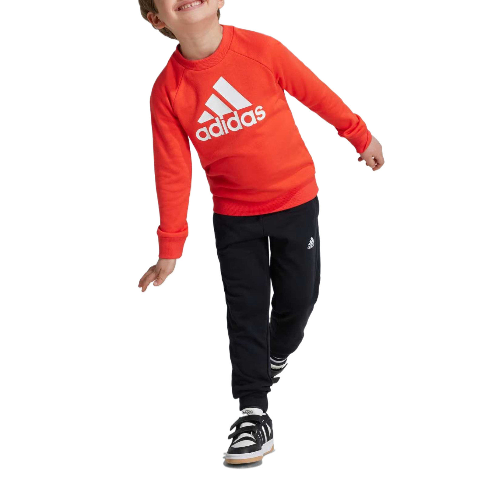 Adidas阿迪童装时尚舒适