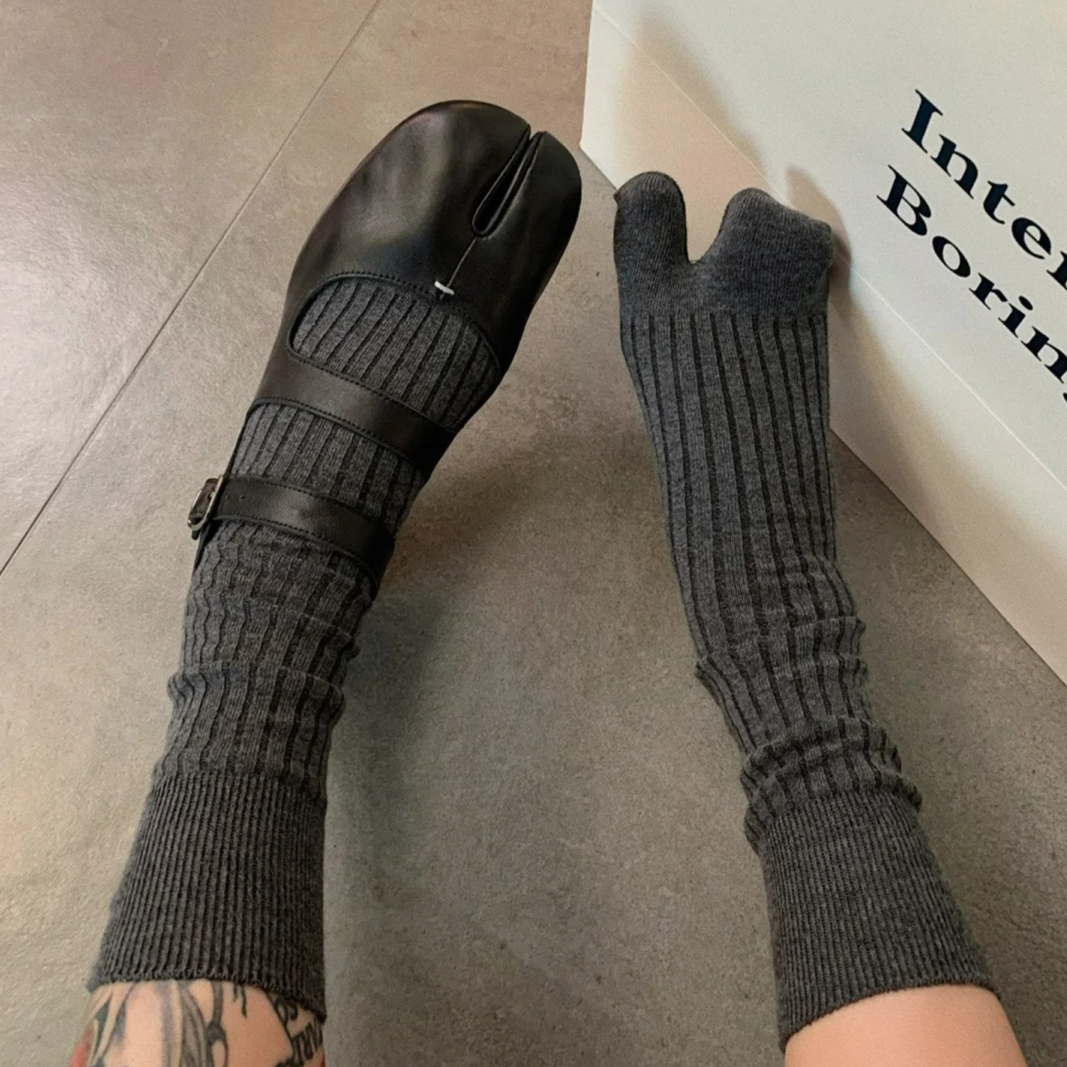 灰色分趾袜子女秋冬日系中筒袜春秋堆堆袜二趾袜猪蹄袜人字拖袜子