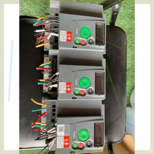 非实价议价议价议价ATV310HU15N4A拆机成色如图包好喜欢的朋友可