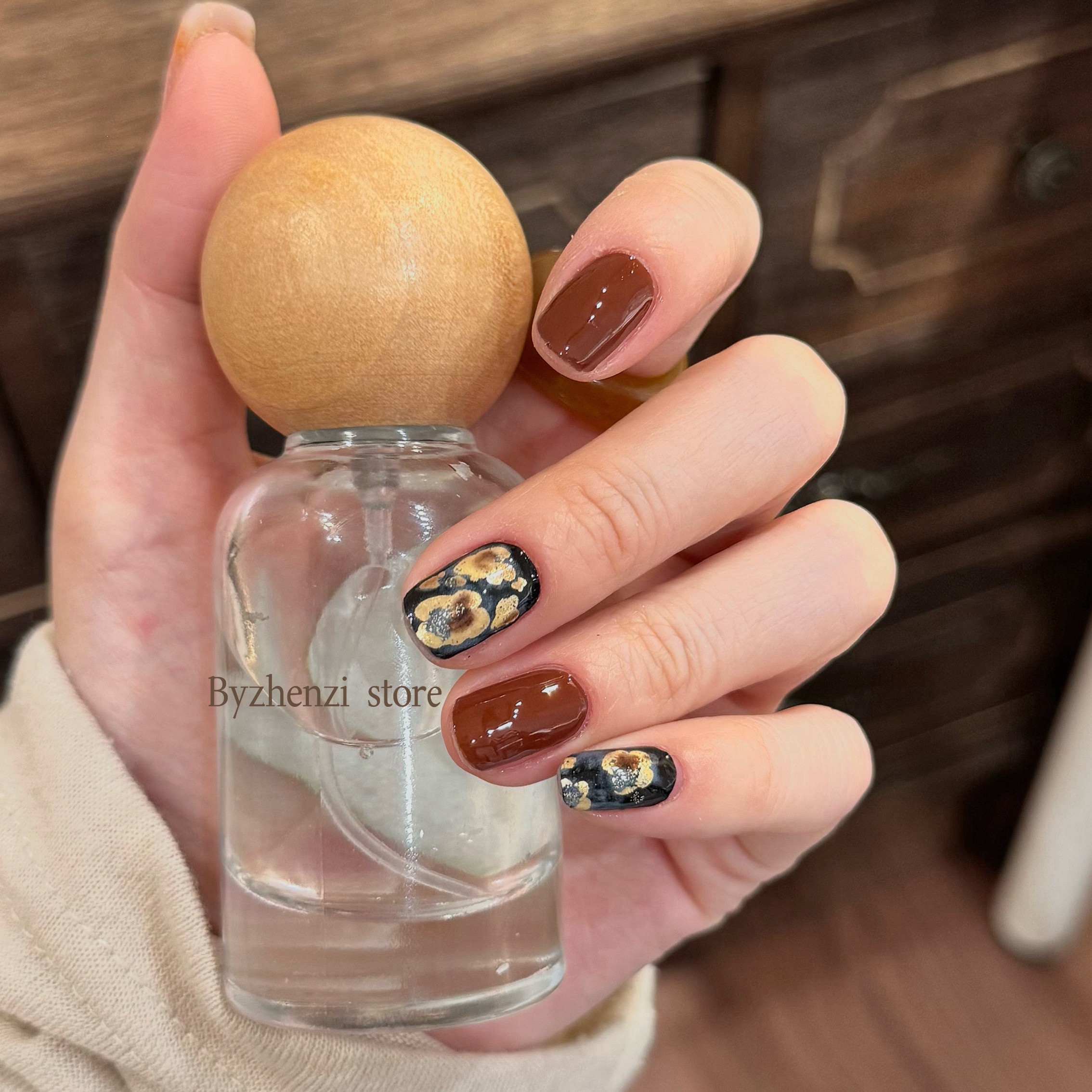 BYZHENZI STORE【鸡蛋灌饼】美拉德显白金花复古老钱美甲贴甲油膜,彩妆/香水/美妆工具,穿戴甲/甲片,淘宝优惠券,粉丝福利购,淘宝优惠卷