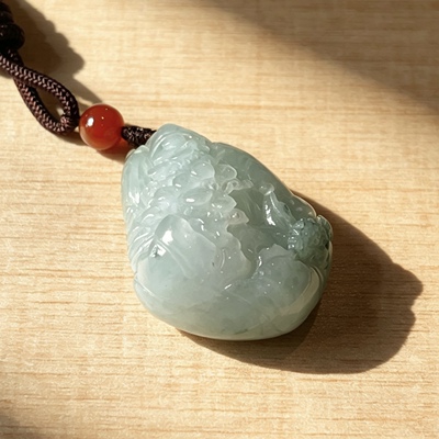 天然A货缅甸翡翠山水吊坠细糯起冰34.5＊25.3＊17mm。23.3克