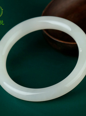 和田玉晴水手镯女款玉镯子