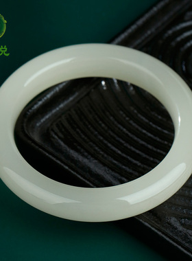 和田玉手镯女款玉镯子