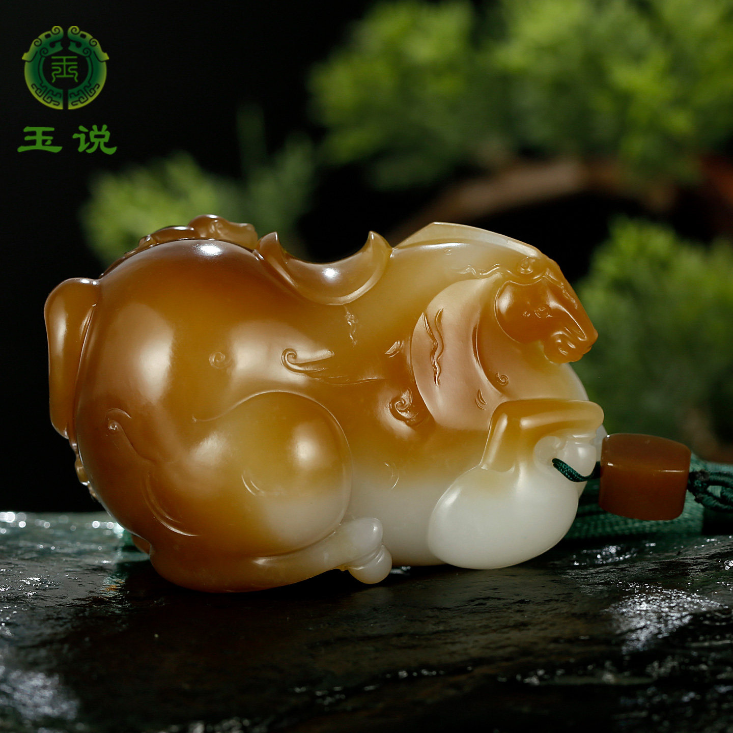 和田玉生肖马手把件男款