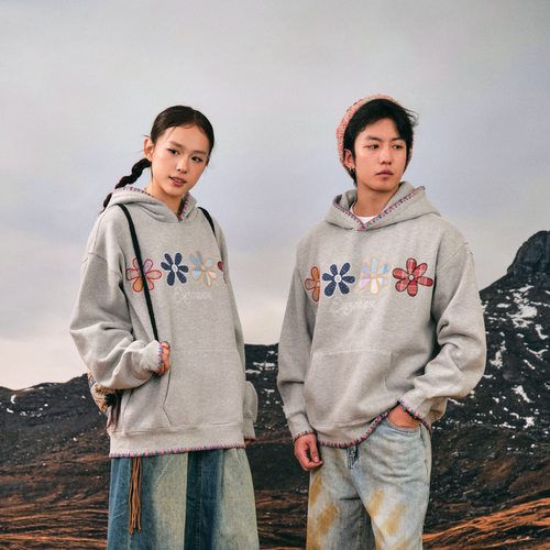 Eu贝壳绣小花贴布刺绣连帽卫衣