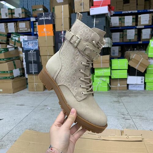 圆头粗跟皮带扣金属标侧拉链短靴