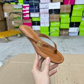 外贸原单夹趾平底拖鞋 圆头舒适 人字拖日常外穿沙滩鞋 简约时尚 新款