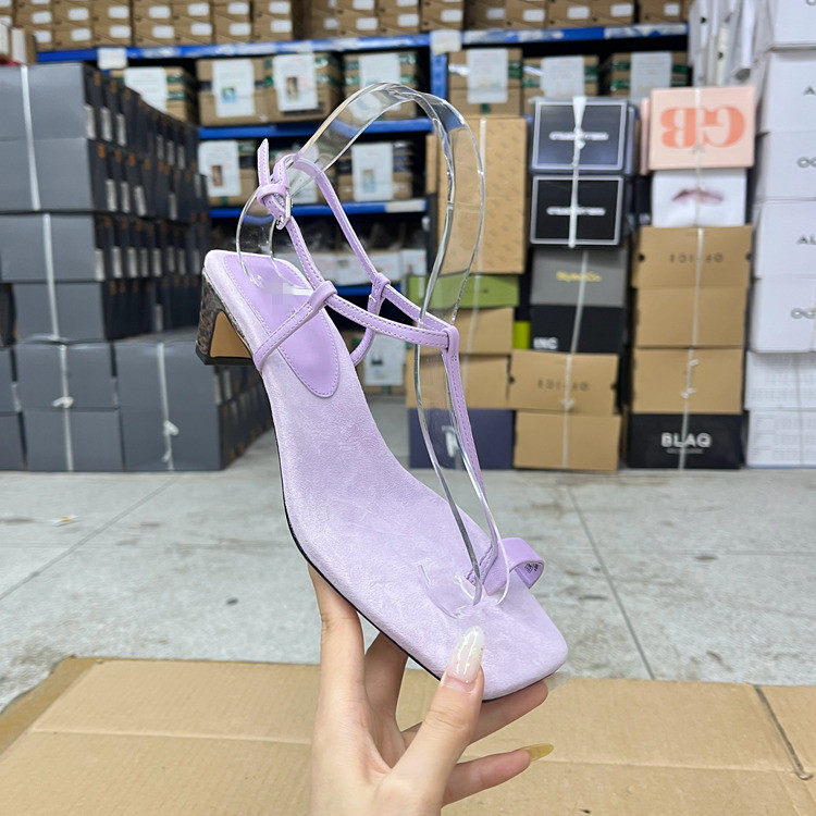 Lady Shoes外贸原单女鞋真皮微瑕时尚方头纯色夹趾扁跟一字扣凉鞋