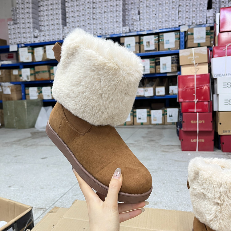 时尚圆头纯色百搭平底雪地靴短靴