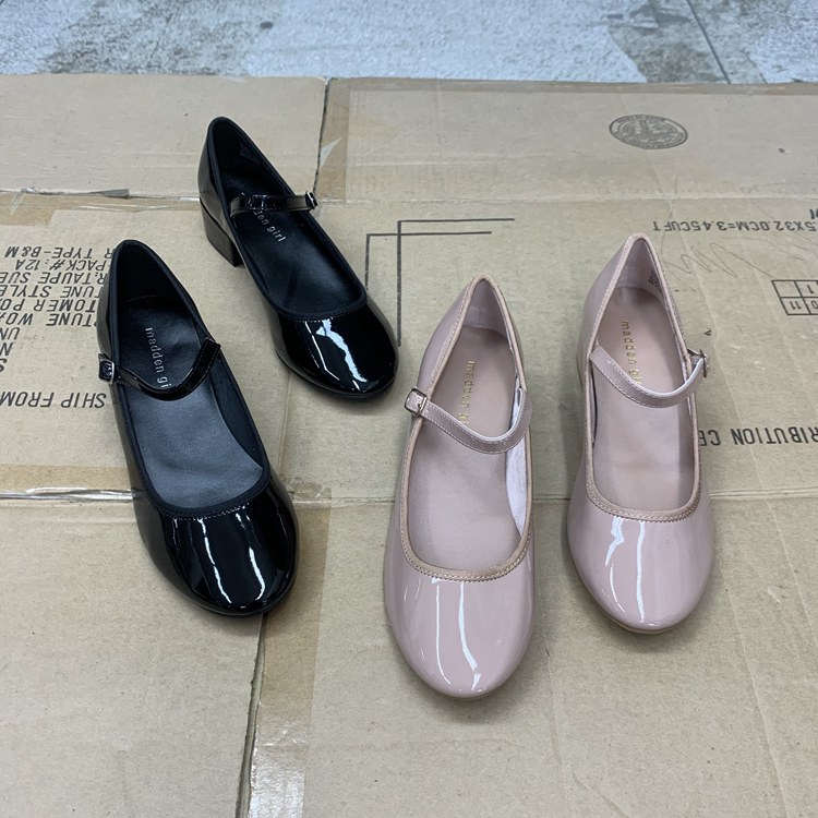 平底粗低跟镜面款超级日常百搭