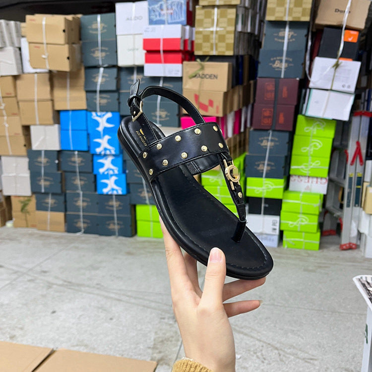 外贸原单女鞋新款圆头夹趾平底铆钉时尚洋气露趾简约舒适休闲凉鞋,女鞋,罗马凉鞋,淘宝优惠券,粉丝福利购,淘宝优惠卷