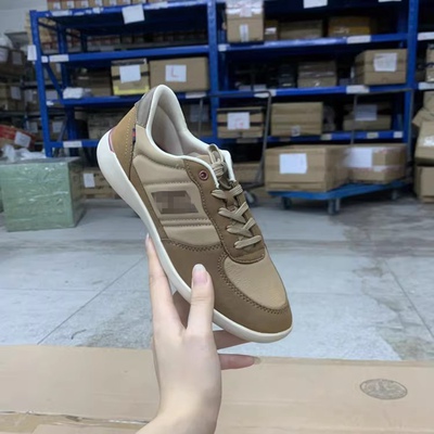 软底轻便舒适百搭运动休闲鞋