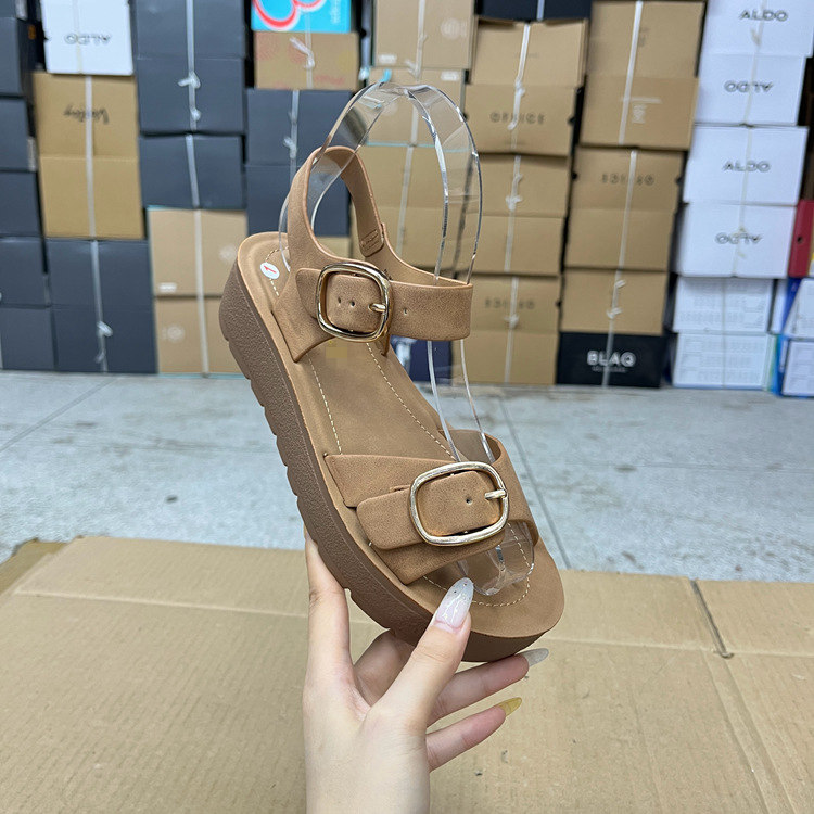 圆头纯色厚底皮带扣时装罗马凉鞋