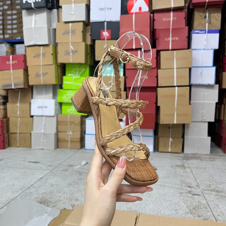 外贸原单女鞋新款方头纯色粗高跟编织麻花辫一字扣百搭时装凉鞋