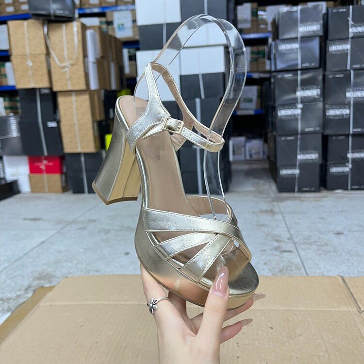 Lady Shoes外贸原单女鞋微瑕圆头纯色厚底粗高跟一字扣时装凉鞋