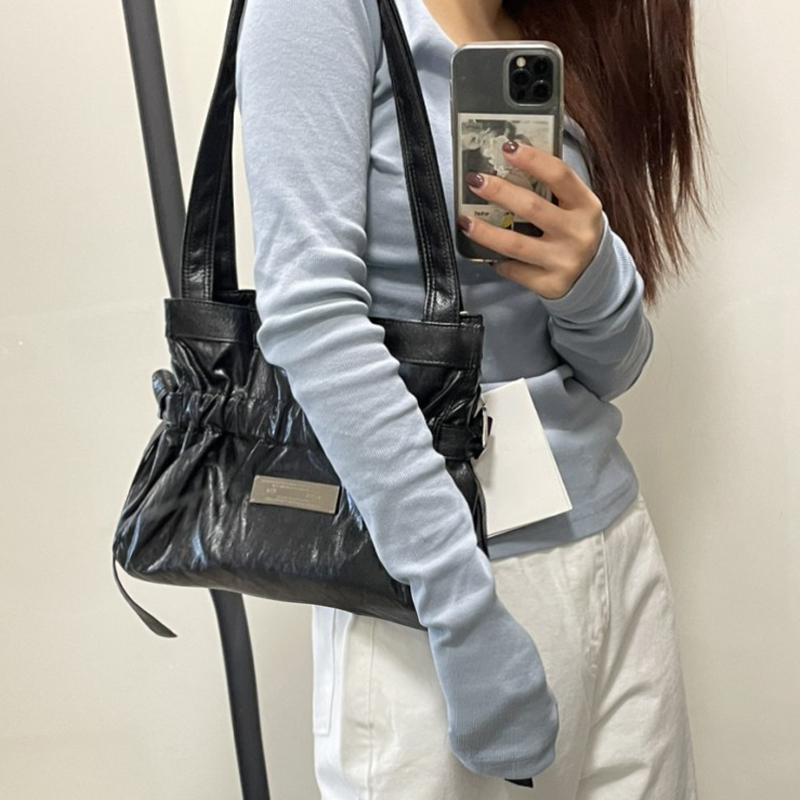 Matinkim腋下包褶皱包