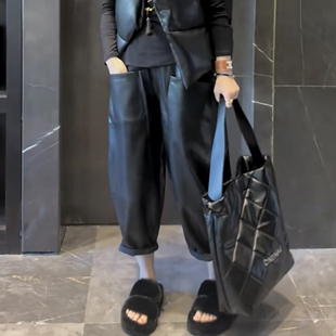 欧货大兜PU皮哈伦裤女松紧腰宽松百搭时尚七分裤仿羊皮洋气灯笼裤
