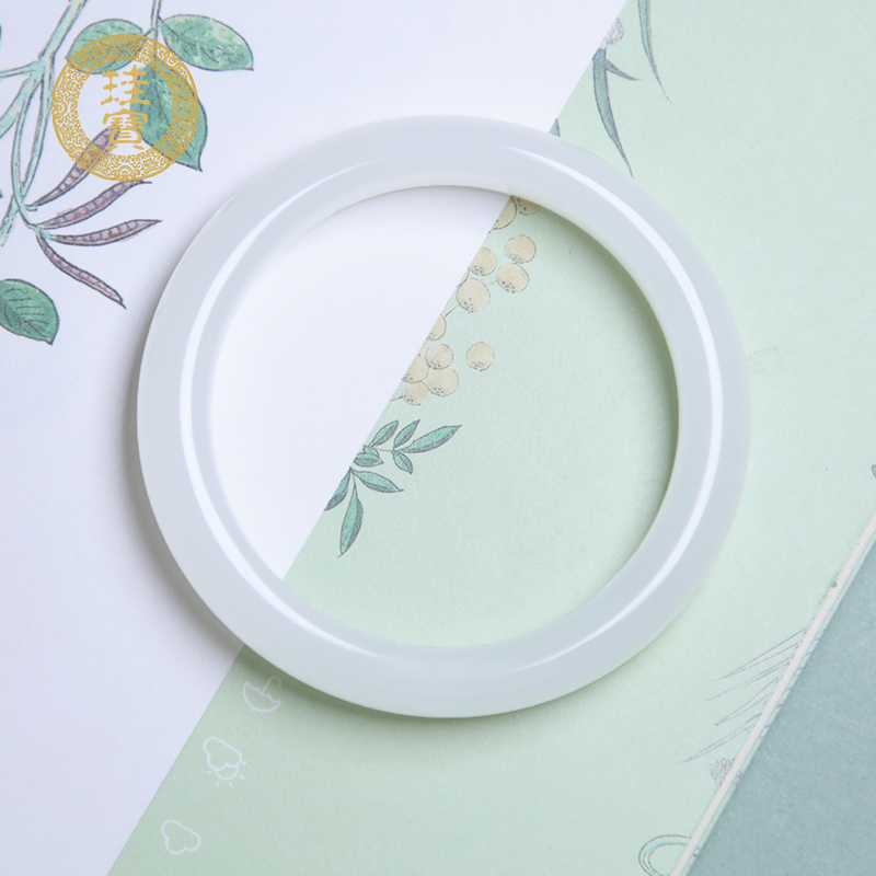 羊脂玉手镯 圈口58.3mm 宽约11.3mm