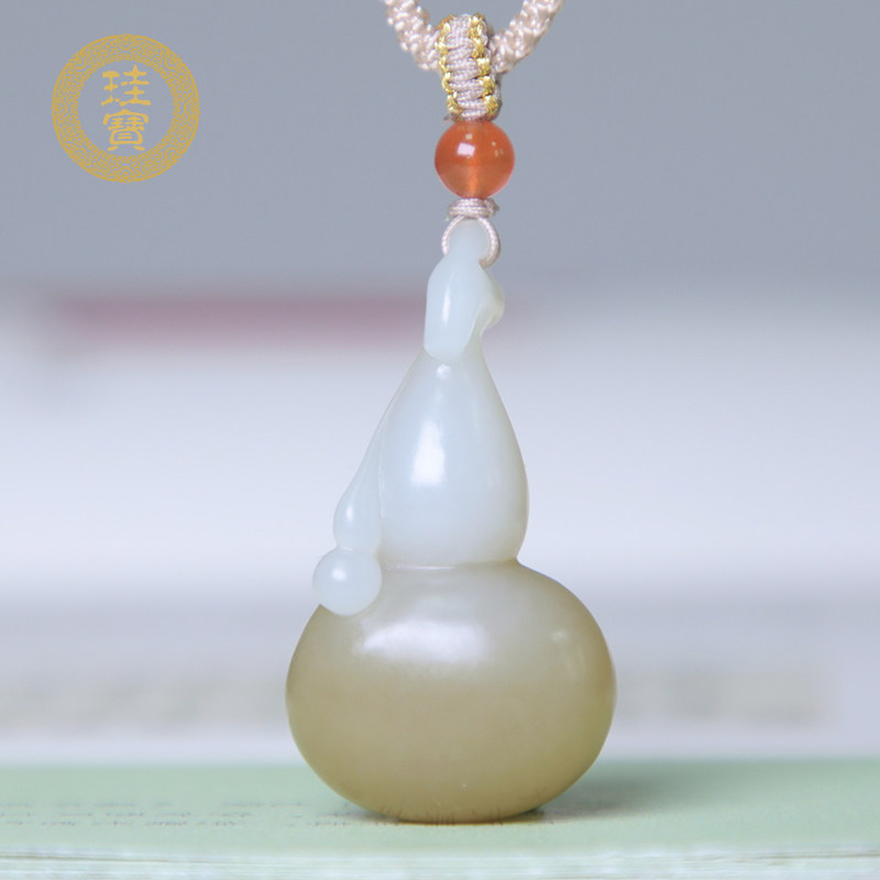 珪宝和田玉糖羊脂玉葫芦吊坠女款