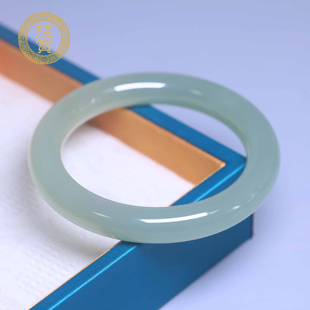 珪宝57mm和田玉晴水绿宽条手镯女士福镯天然玉石玉镯子带证书5670