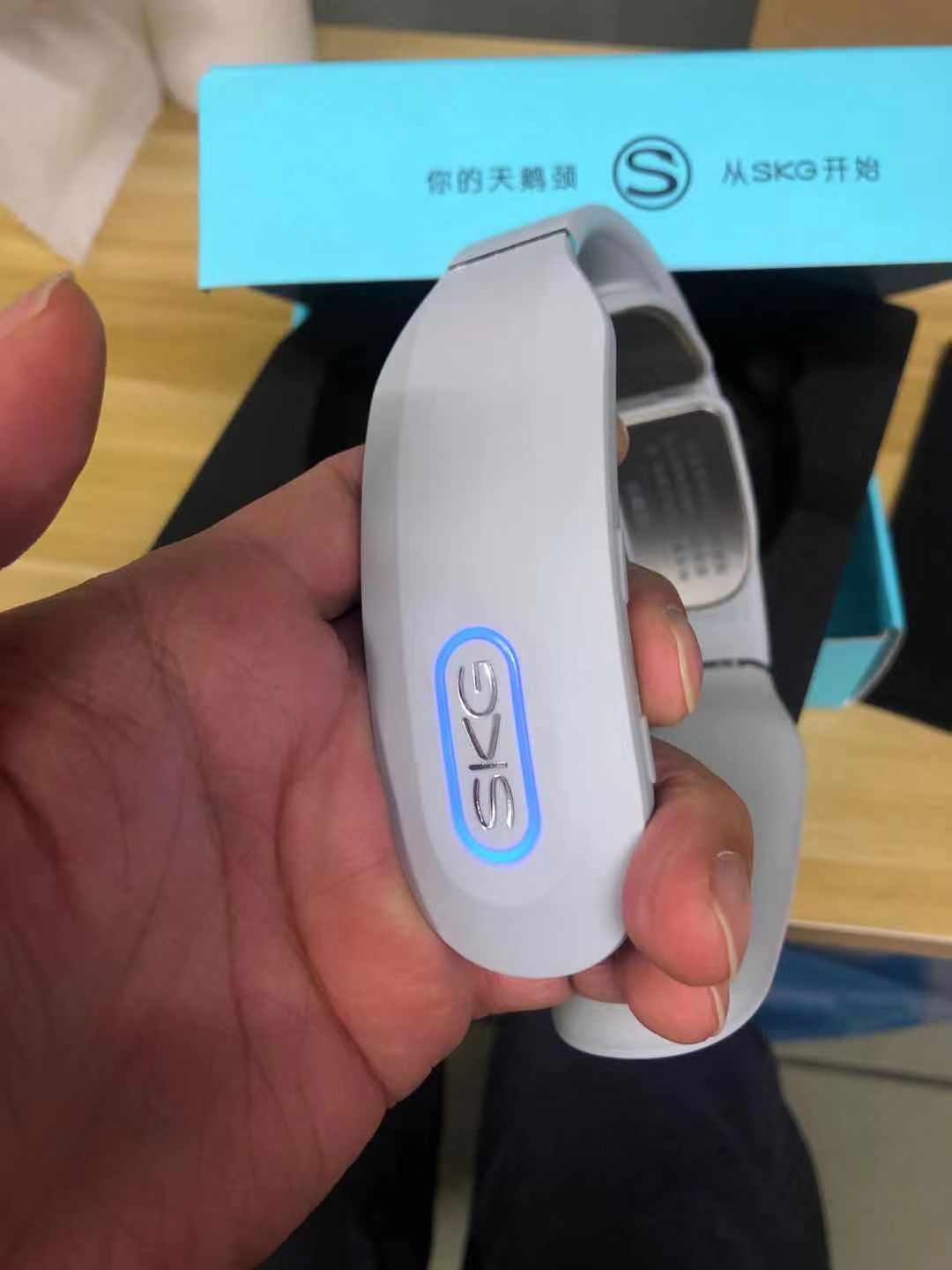 SKG颈椎按摩器K3倍护按摩仪脉冲热敷K3蓝牙护颈SKGK3 个人护理/保健/按摩器材 颈椎按摩器/枕 原图主图