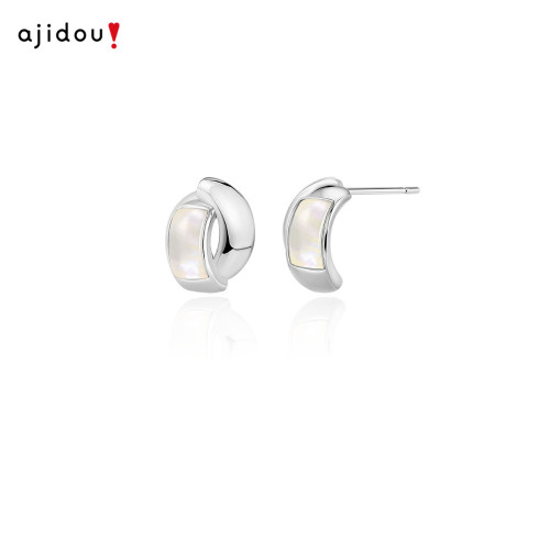 阿吉豆耳环女款银白贝母C型耳钉
