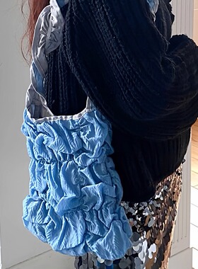 【4折福利】casselini小众设计泡泡褶皱单肩包斜挎包女可调节肩带