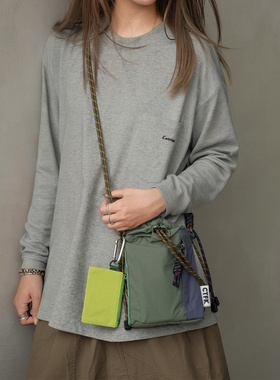 【白鹿同款】casselini户外运动防水斜垮包女尼龙轻便手机健身包