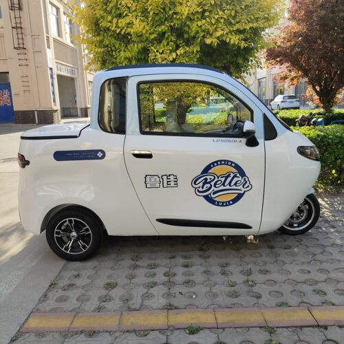 鲁佳国标全封闭可挂牌三轮皮卡车