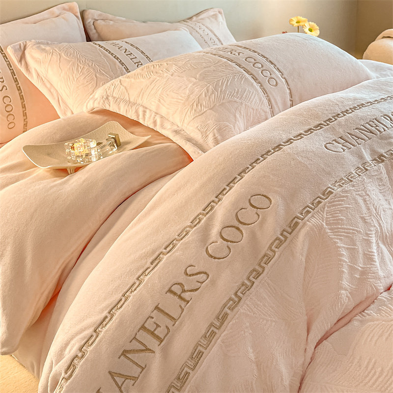 秋冬季雕花牛奶绒四件套2024新款轻奢高级感加厚珊瑚绒床单被套罩,床上用品,床品套件/四件套/多件套,淘宝优惠券,粉丝福利购,淘宝优惠卷