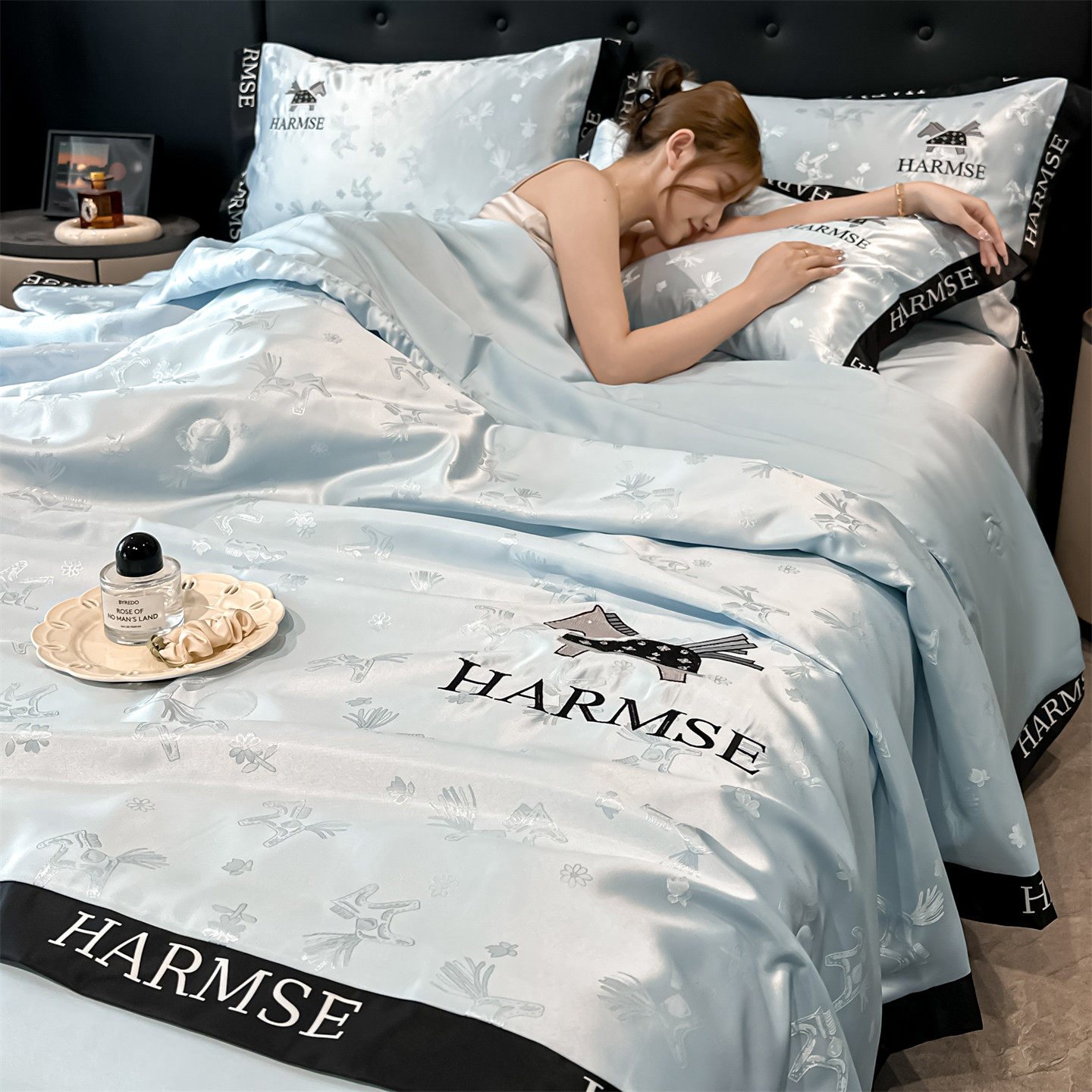 2026新款冰丝夏凉被四件套单双人被子春夏薄款冷气被空调被可机洗