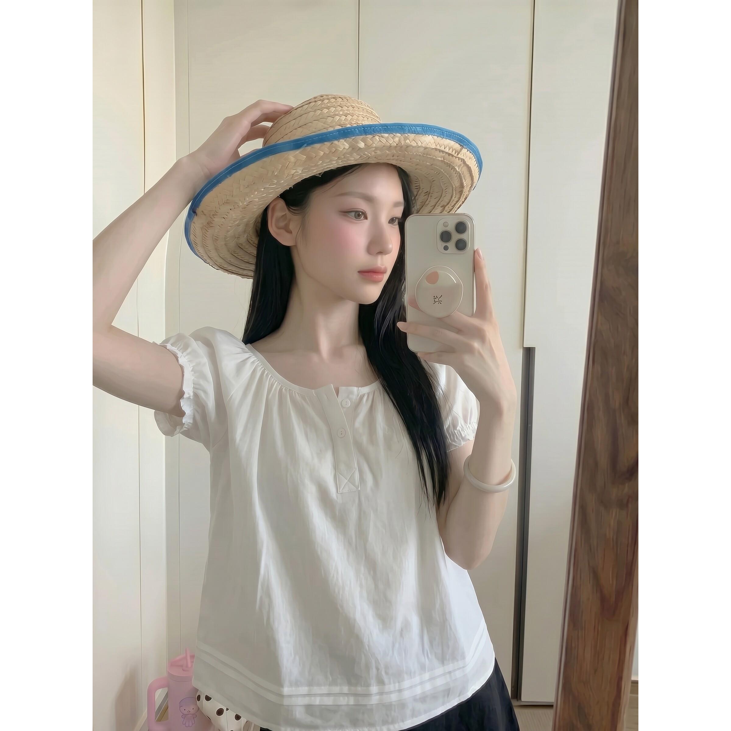 夏季甜美泡泡袖白色显瘦娃娃衫