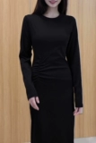 Сексуальное платье, базовый лонгслив, черная длинная юбка, по фигуре, прикрывает попу, облегающий крой
