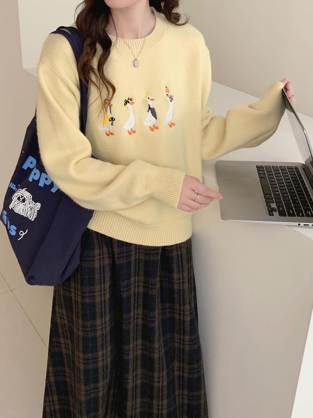 新款韩版宽松显瘦圆领卡通印花羊毛衫女百搭羊毛衫上衣