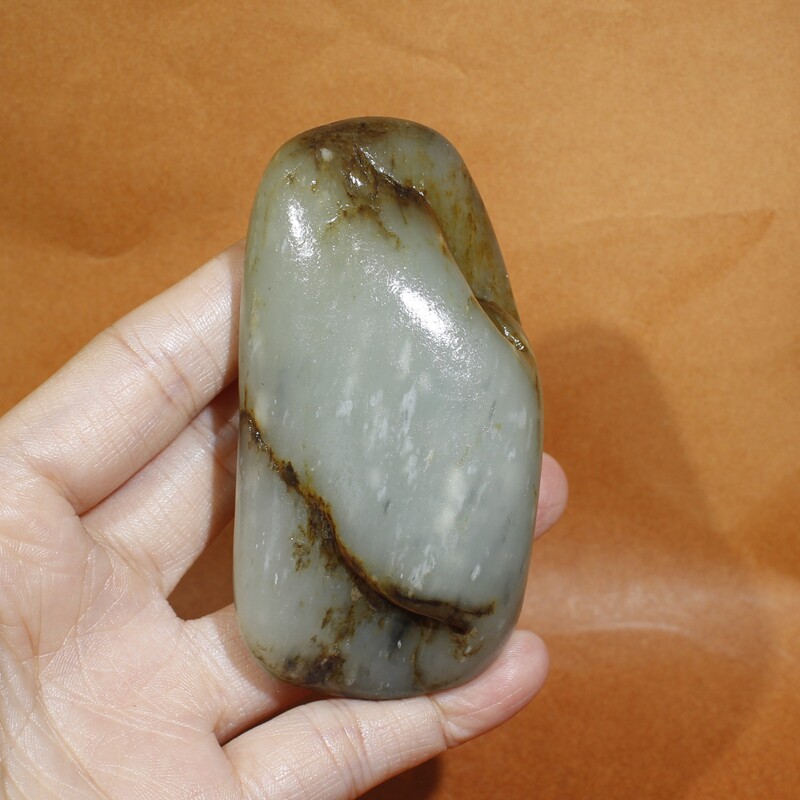 151克好型油润和田玉籽料原石天然玉石老熟顺手青白玉雪花棉把件