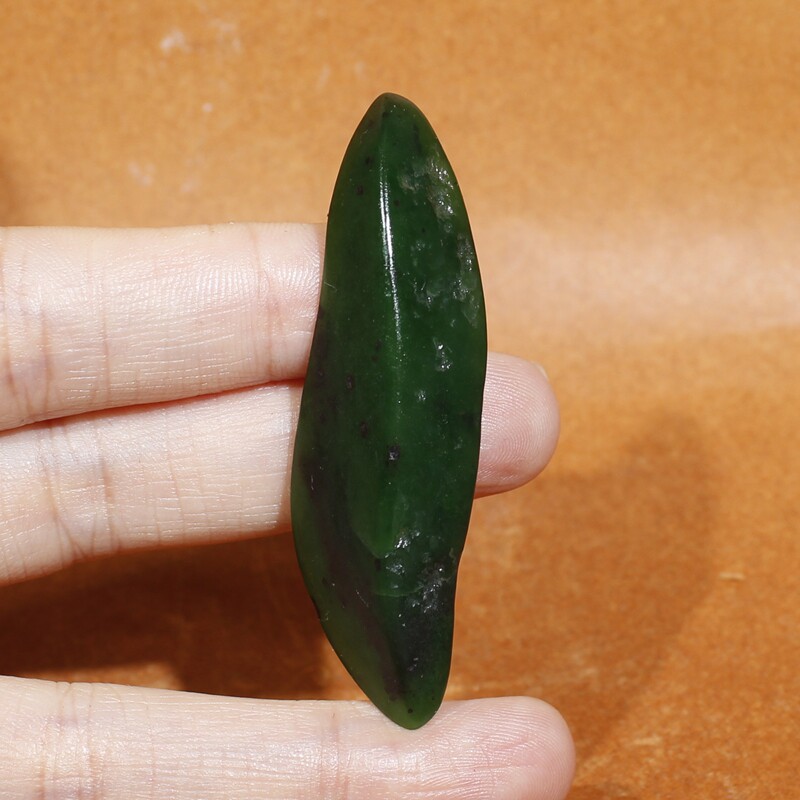 和田玉天然玉石修型碧玉山料