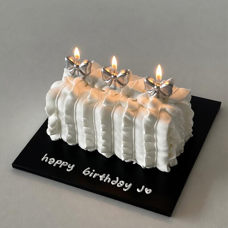 ins银色立体蝴蝶结蜡烛简约褶皱蛋糕高级感生日氛围感装饰插件