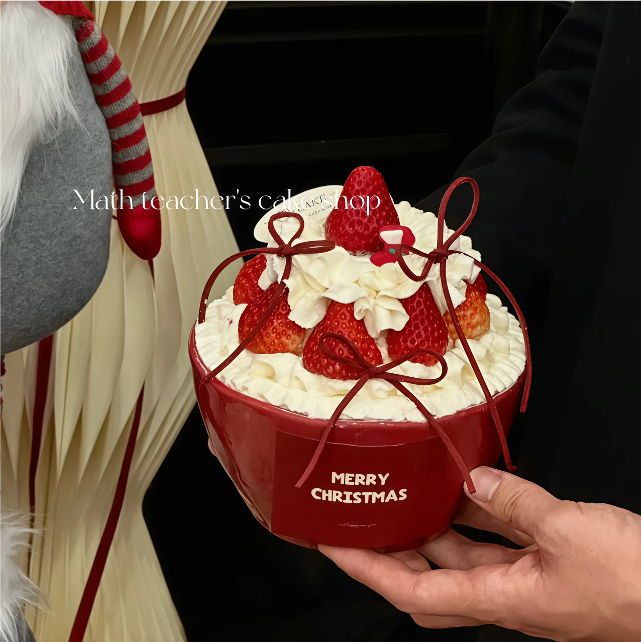 2026甜沫儿同款跨年喜庆红色草莓甜品碗圣诞节摩登三只小熊蛋糕碗,节庆用品/礼品,节日装扮用品,淘宝优惠券,粉丝福利购,淘宝优惠卷