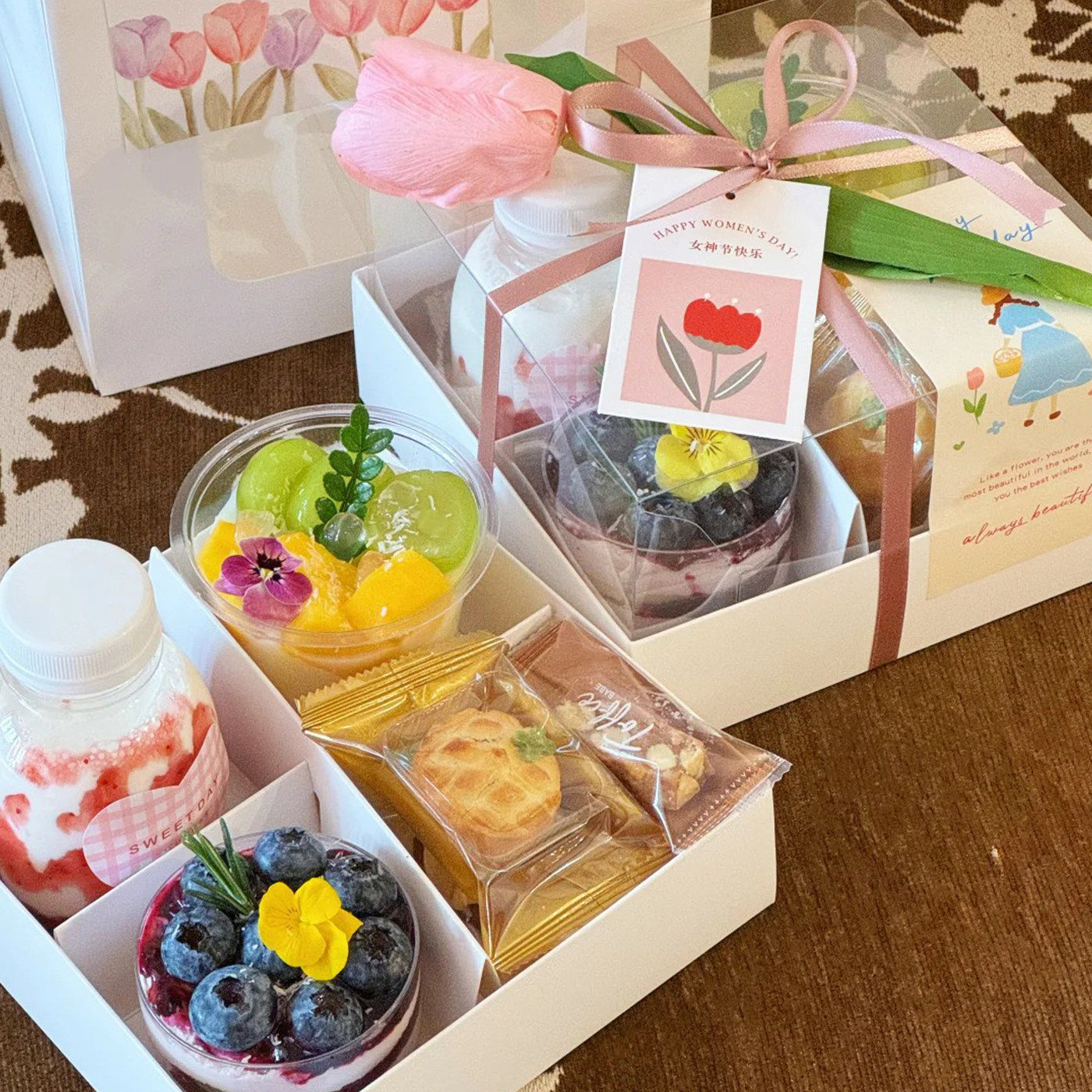 3.8女神节四宫格烘焙包装盒女王节日快乐下午茶甜品手提打包盒子