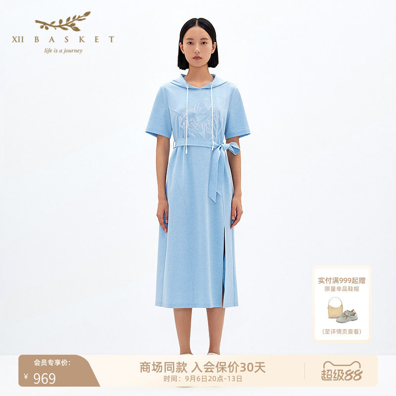 XII BASKET十二篮斗鱼印花系带收腰微蓝色开叉卫衣裙女春季