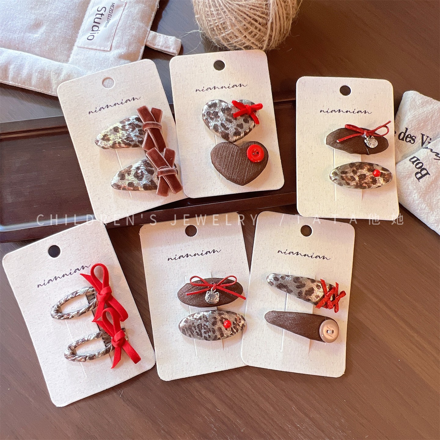 丝绒印花豹纹复古发夹