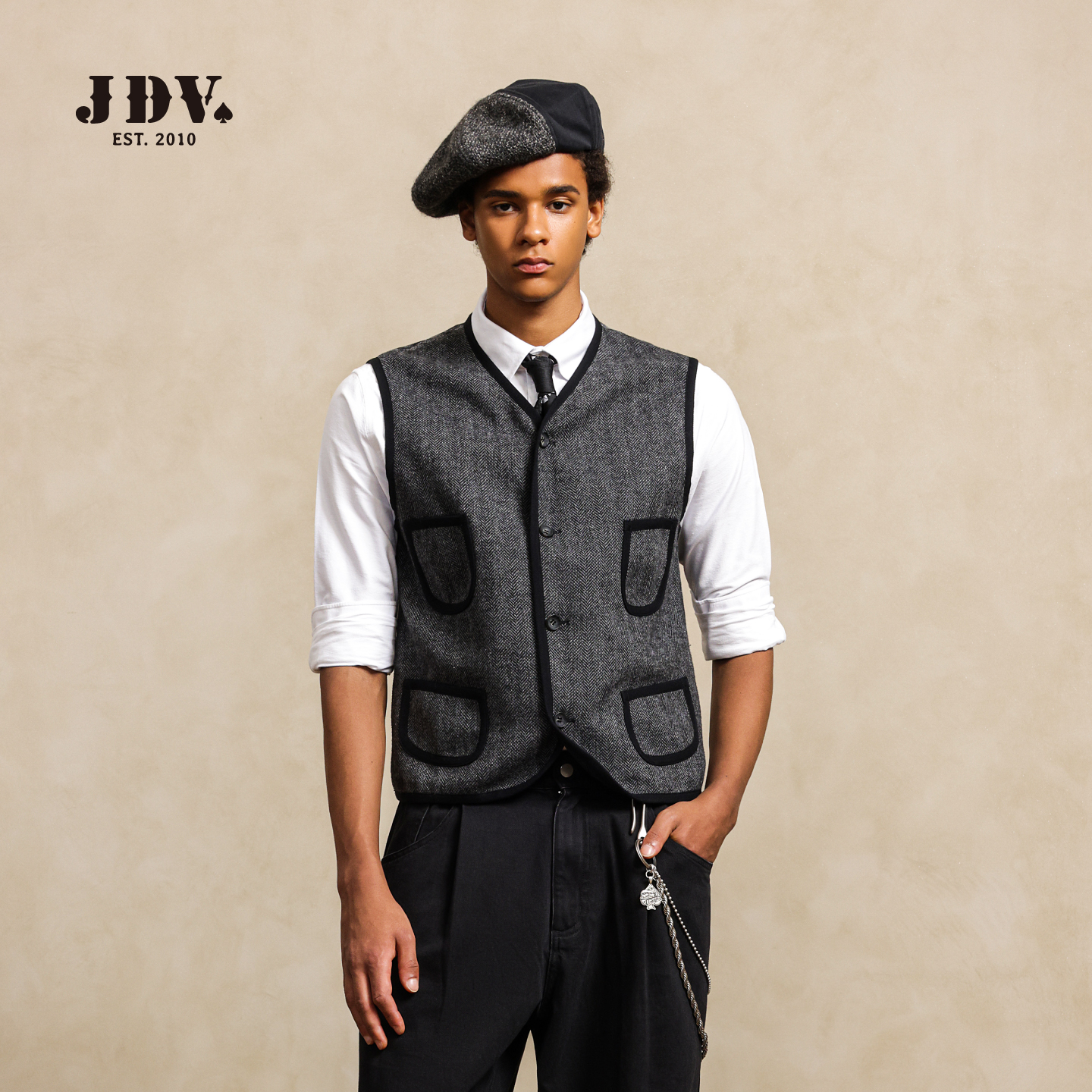 JDV复古灰调马甲V领多口袋